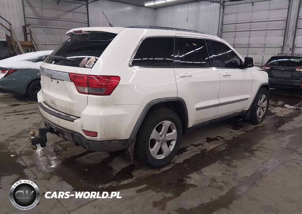 2011 Jeep Grand Cherokee Laredo VIN:1J4RR4GG5BC735303 - 4