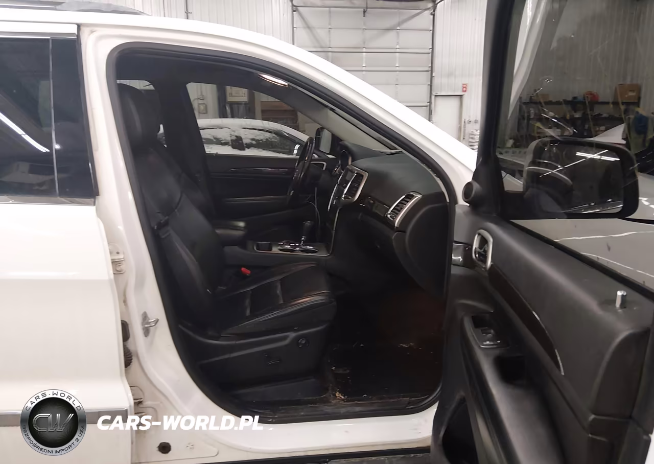 2011 Jeep Grand Cherokee Laredo VIN:1J4RR4GG5BC735303 - 5