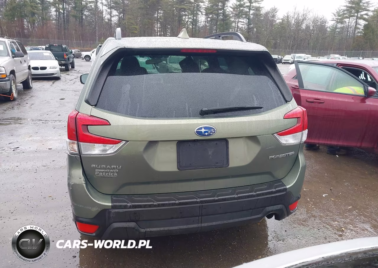 2021 Subaru Forester Premium VIN:JF2SKAJC6MH511898 - 17