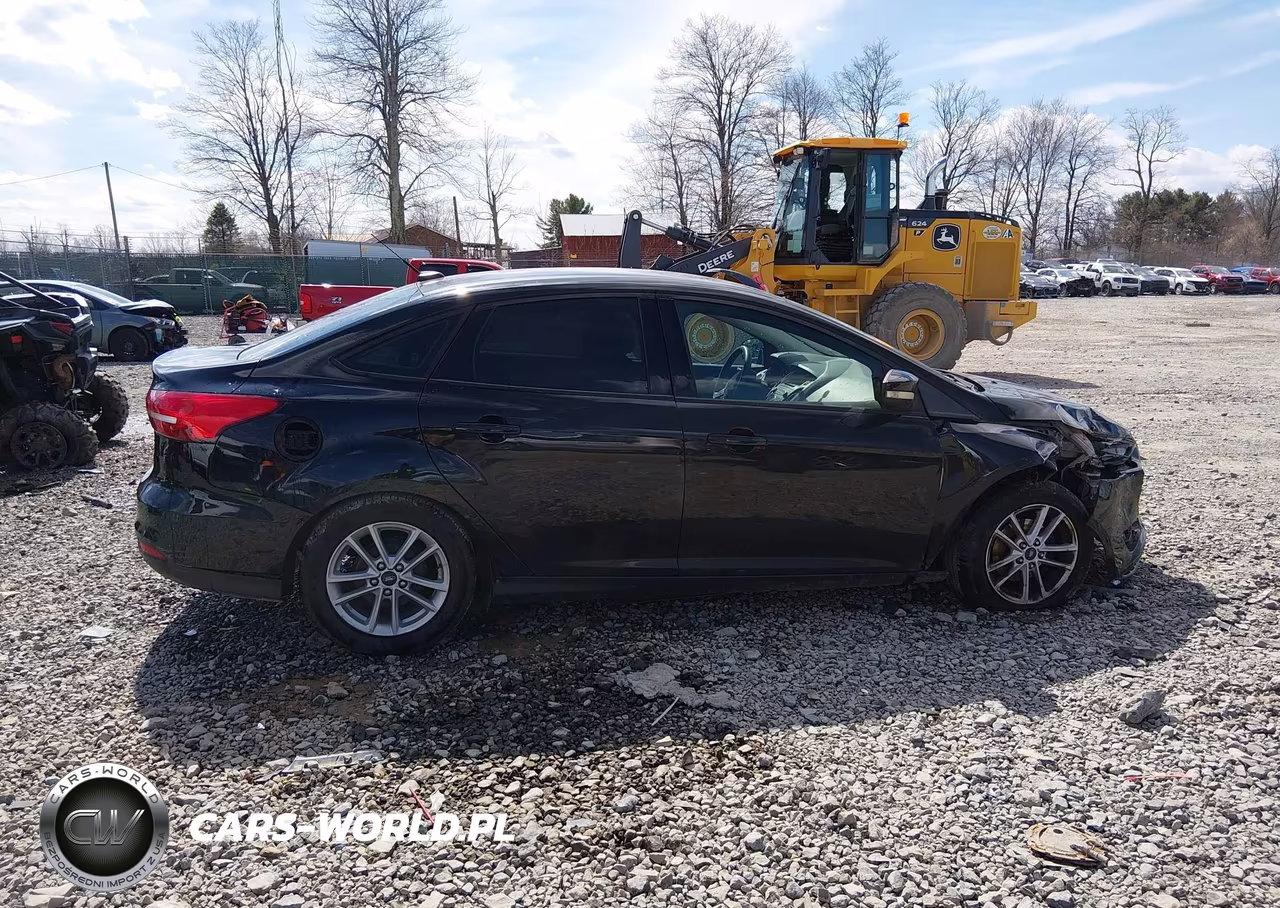 2017 Ford Focus Se VIN:1FADP3F24HL316749 - 13