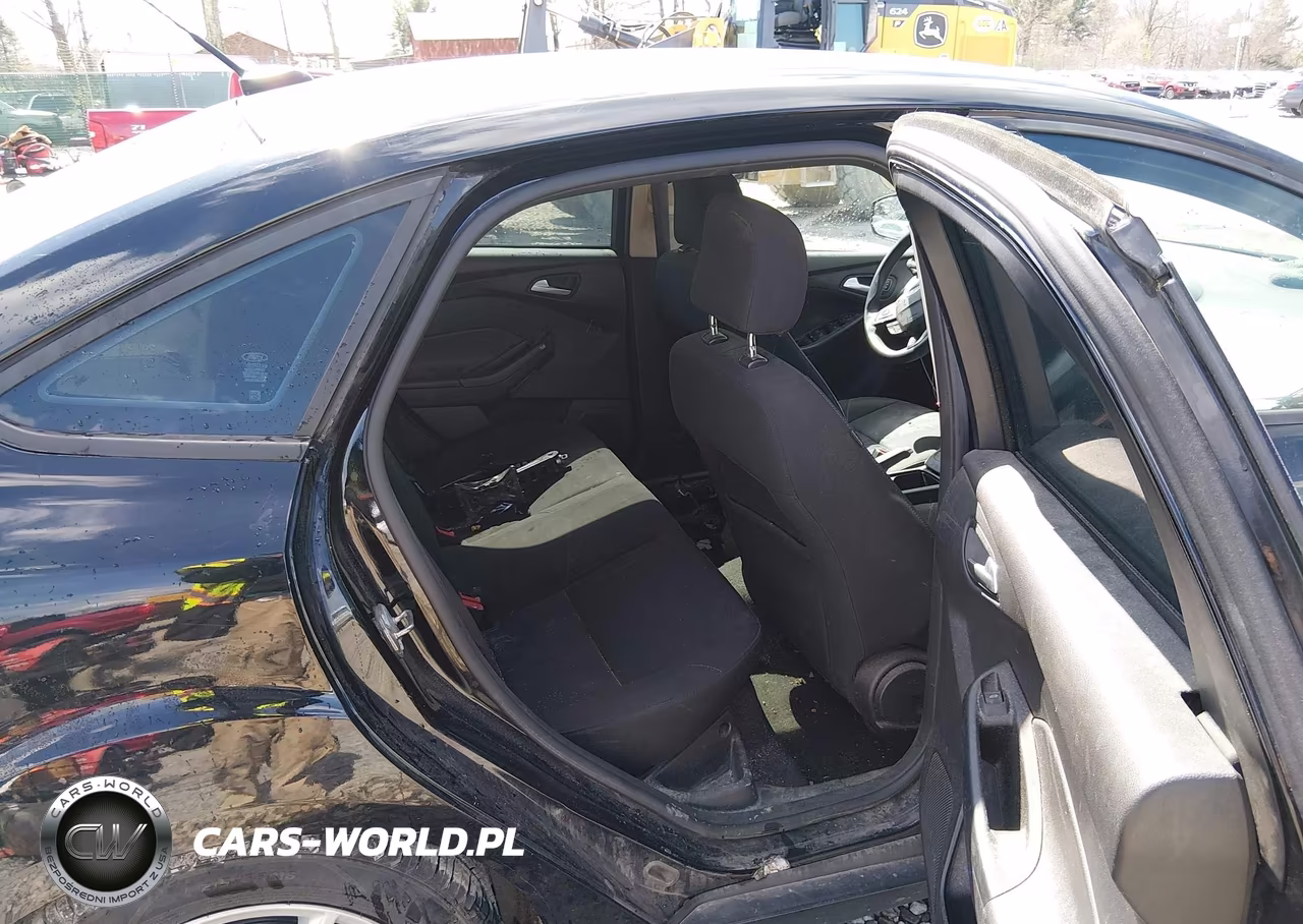 2017 Ford Focus Se VIN:1FADP3F24HL316749 - 8