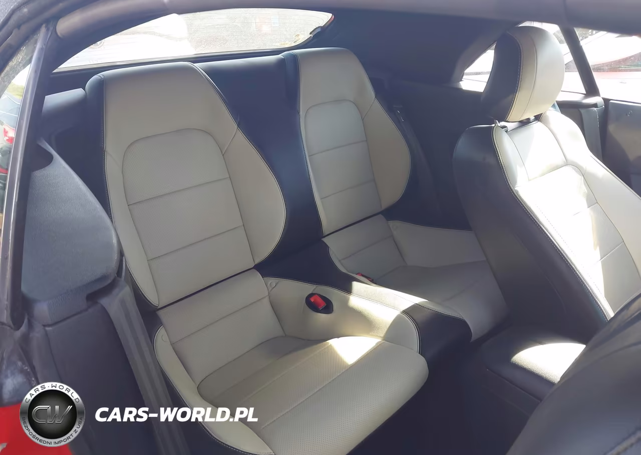 2019 Ford Mustang Ecoboost Premium VIN:1FATP8UH9K5119622 - 8