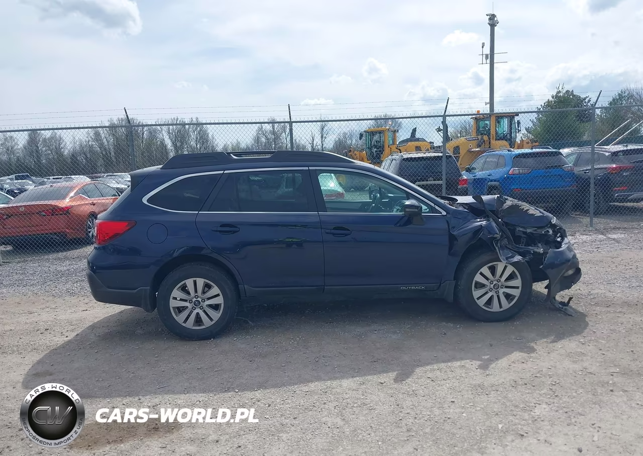 2018 Subaru Outback 2.5I Premium VIN:4S4BSAFC7J3210469 - 13