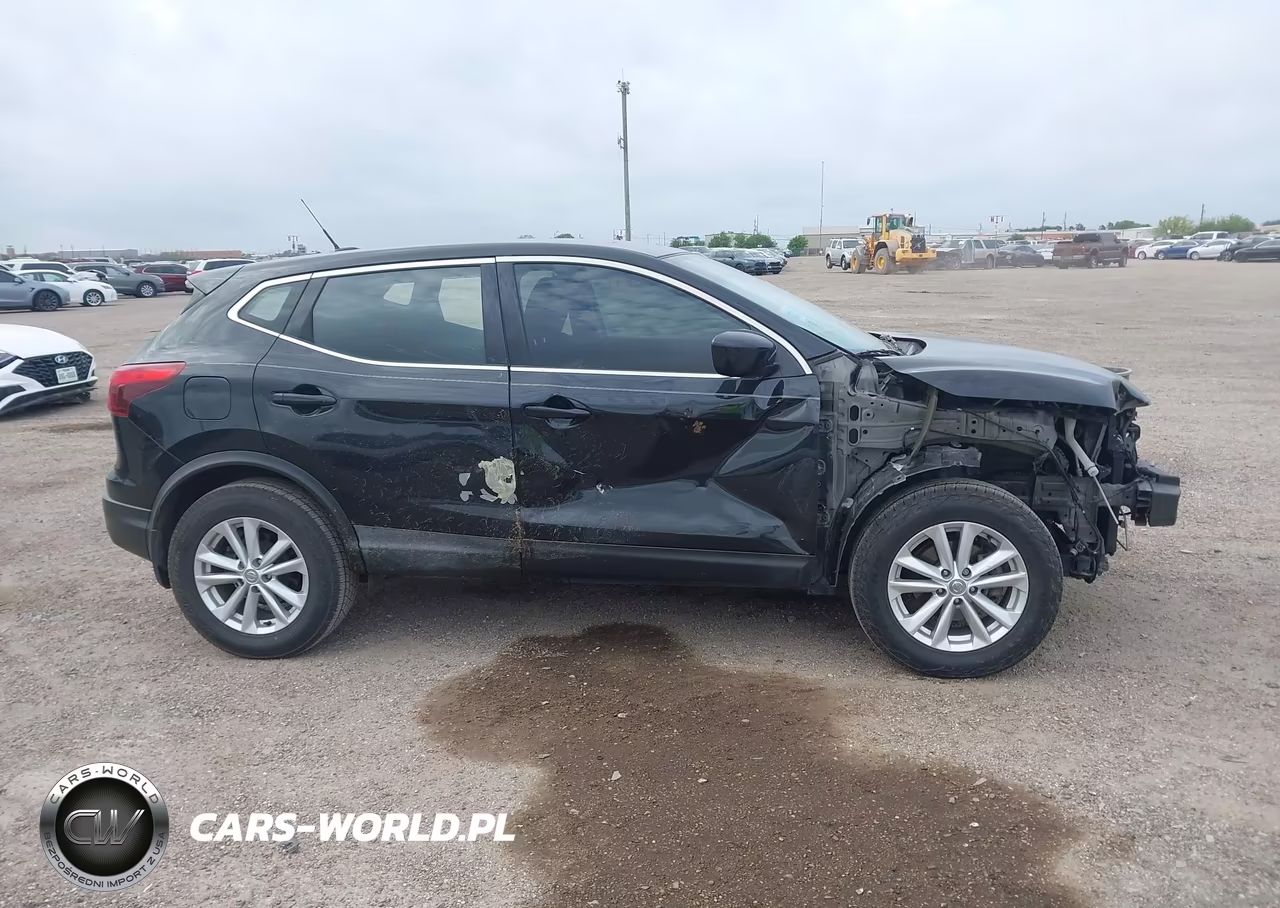 2018 Nissan Rogue Sport S VIN:JN1BJ1CPXJW195868 - 14