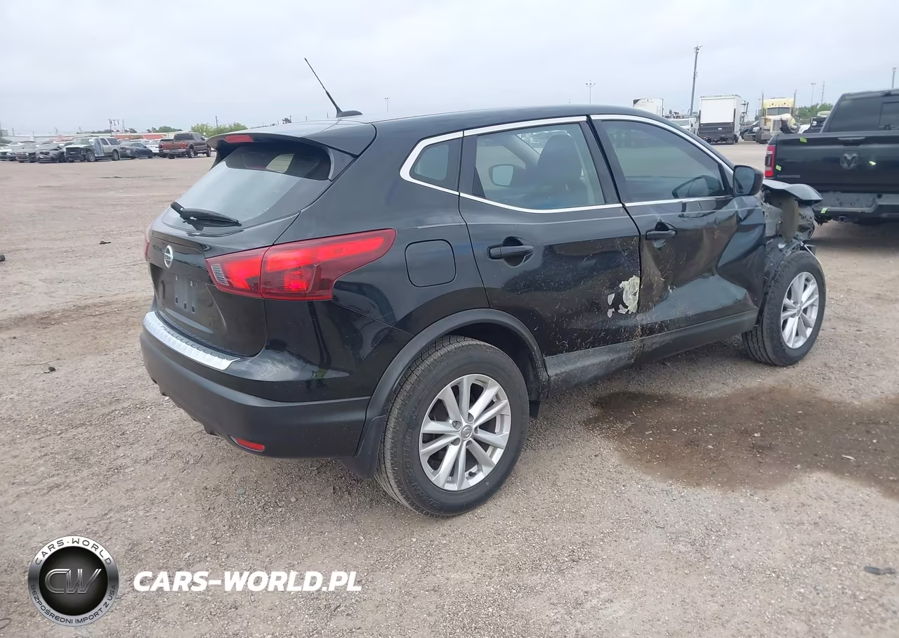 2018 Nissan Rogue Sport S VIN:JN1BJ1CPXJW195868 - 4