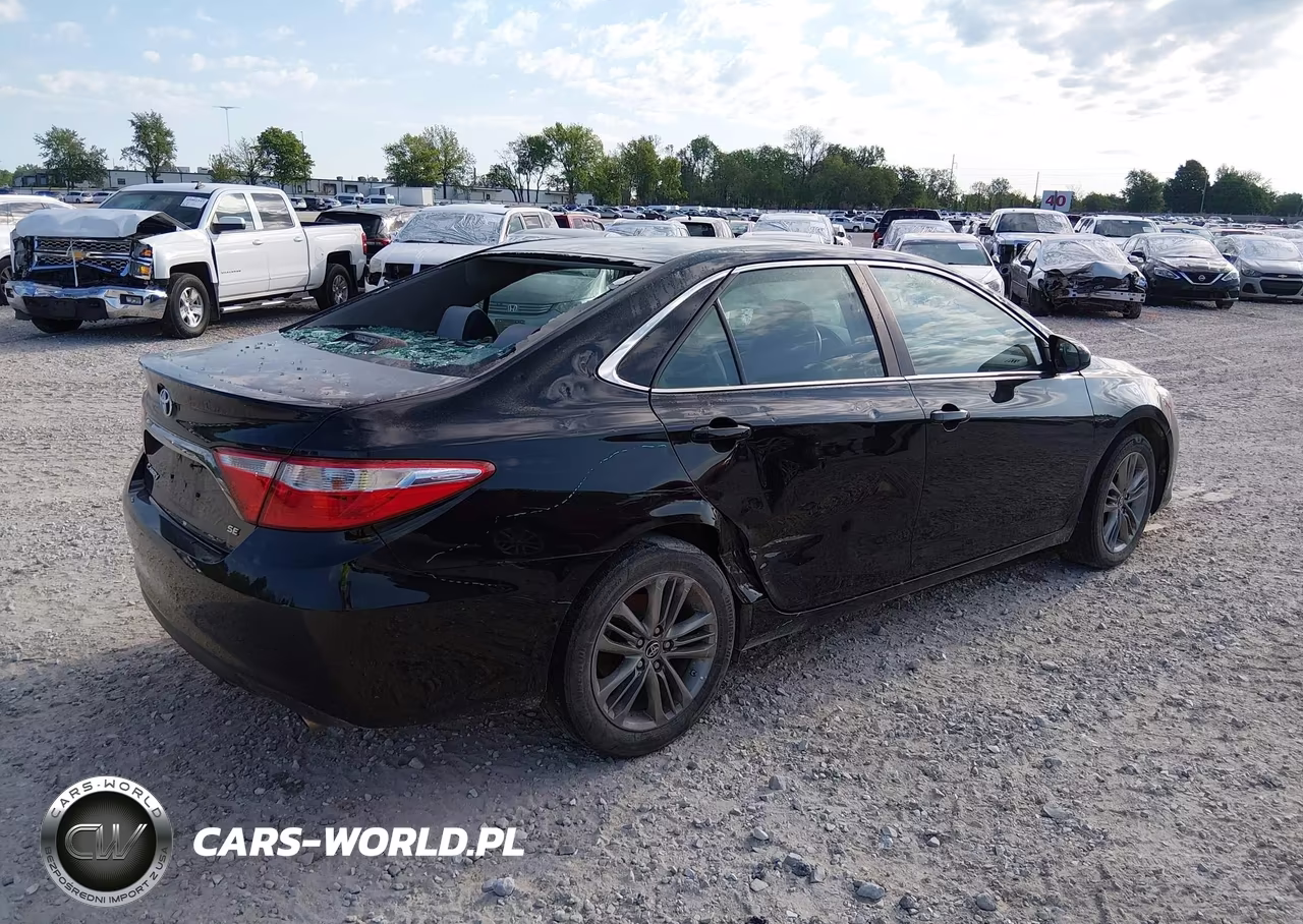 2015 Toyota Camry Se VIN:4T1BF1FKXFU936002 - 4