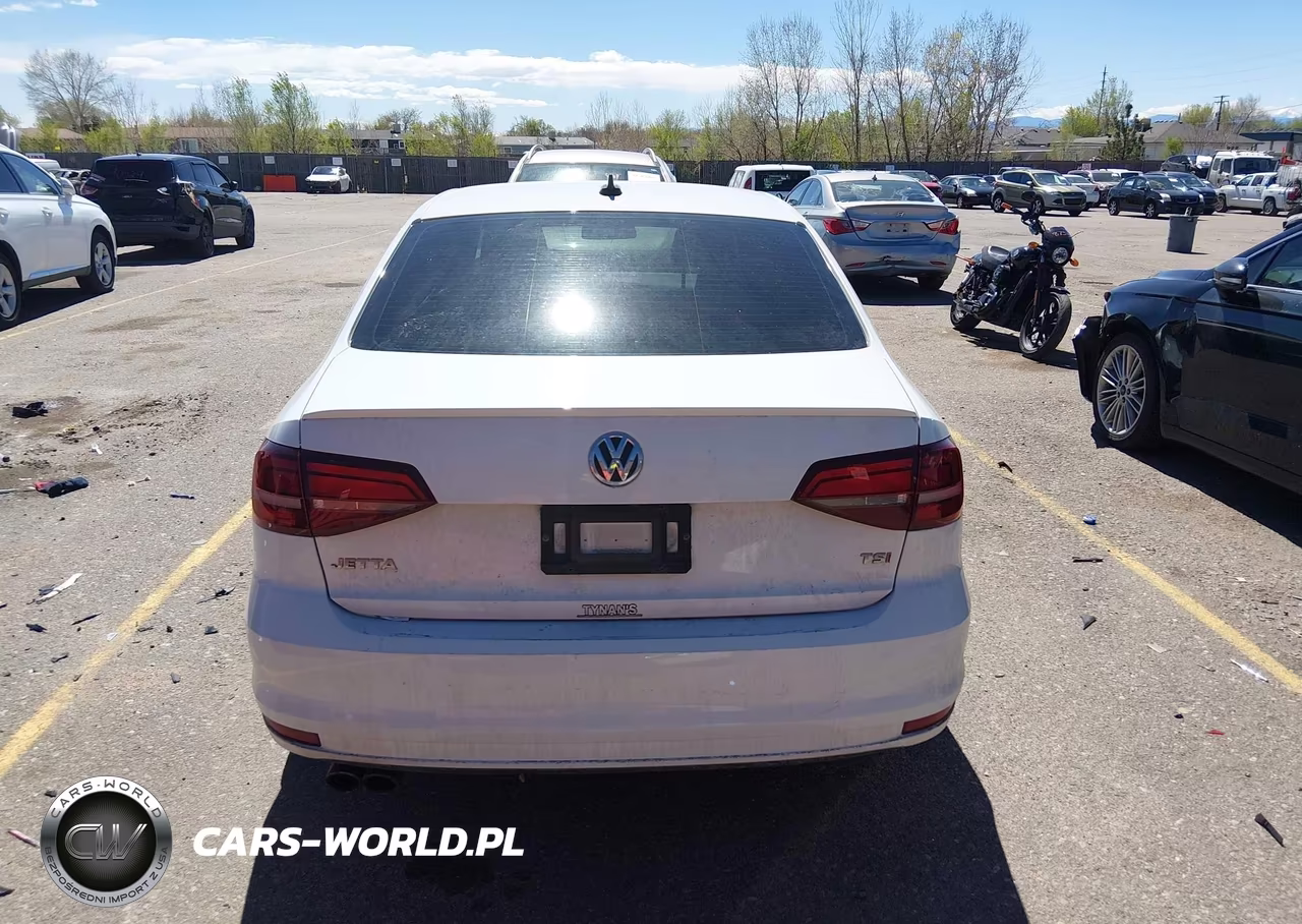 2016 Volkswagen Jetta 1.8T Sport VIN:3VWD17AJ0GM370481 - 16
