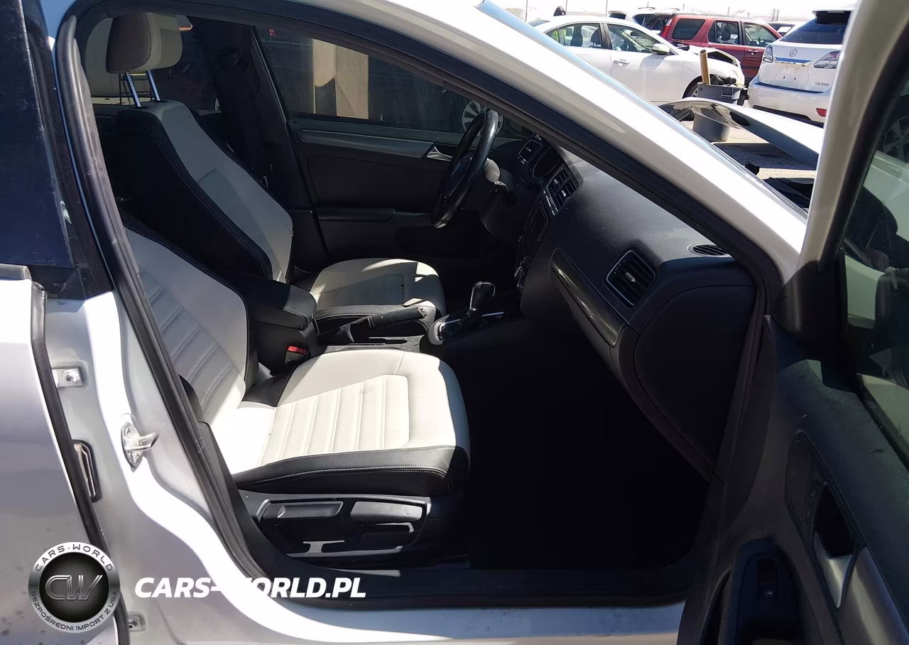 2016 Volkswagen Jetta 1.8T Sport VIN:3VWD17AJ0GM370481 - 5