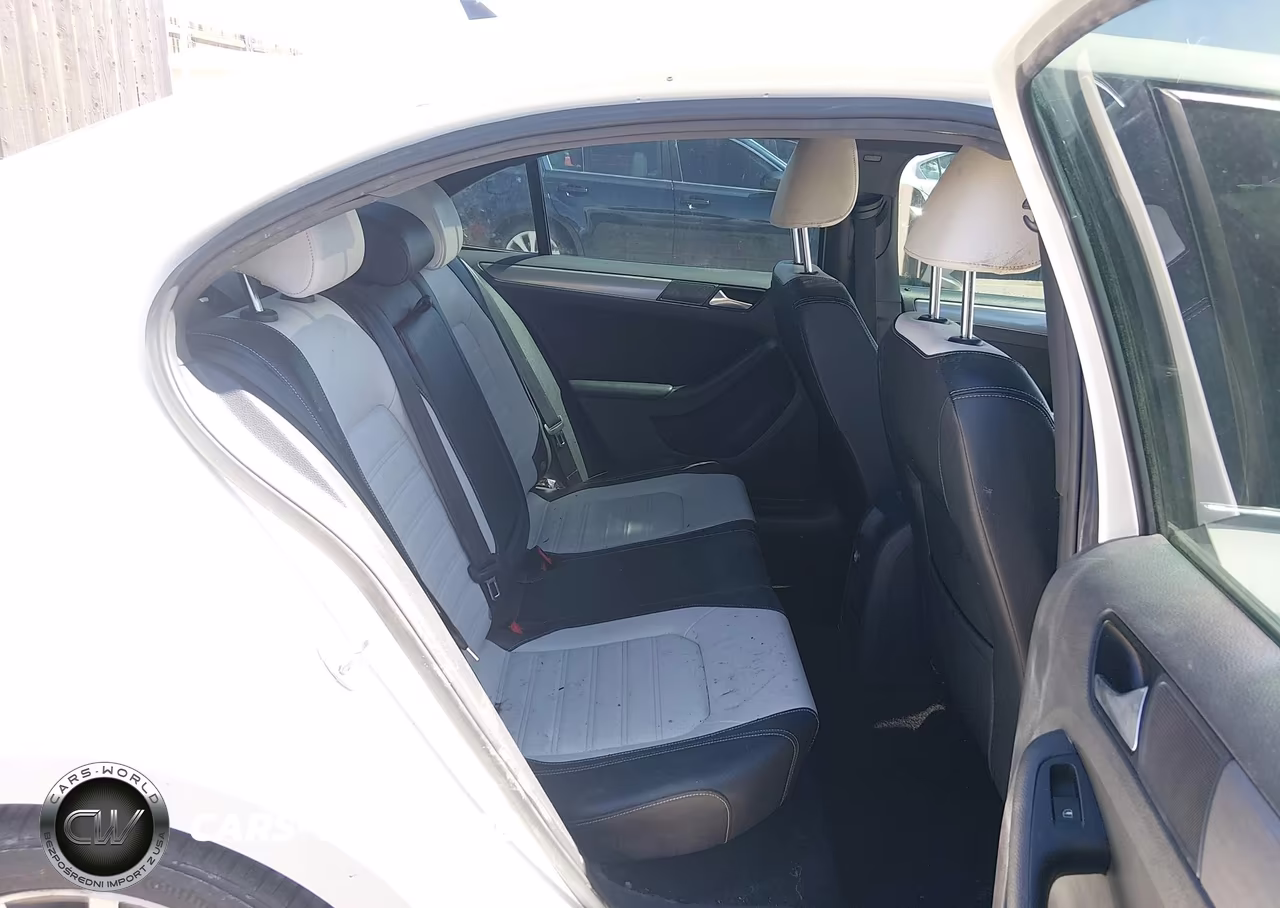 2016 Volkswagen Jetta 1.8T Sport VIN:3VWD17AJ0GM370481 - 8