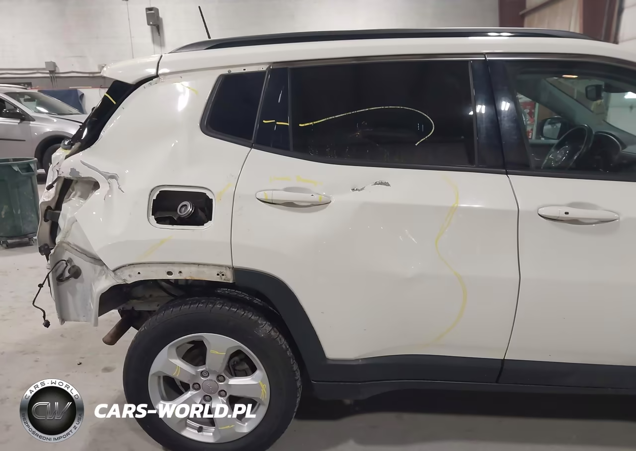 2019 Jeep Compass Latitude 4X4 VIN:3C4NJDBB5KT734454 - 17