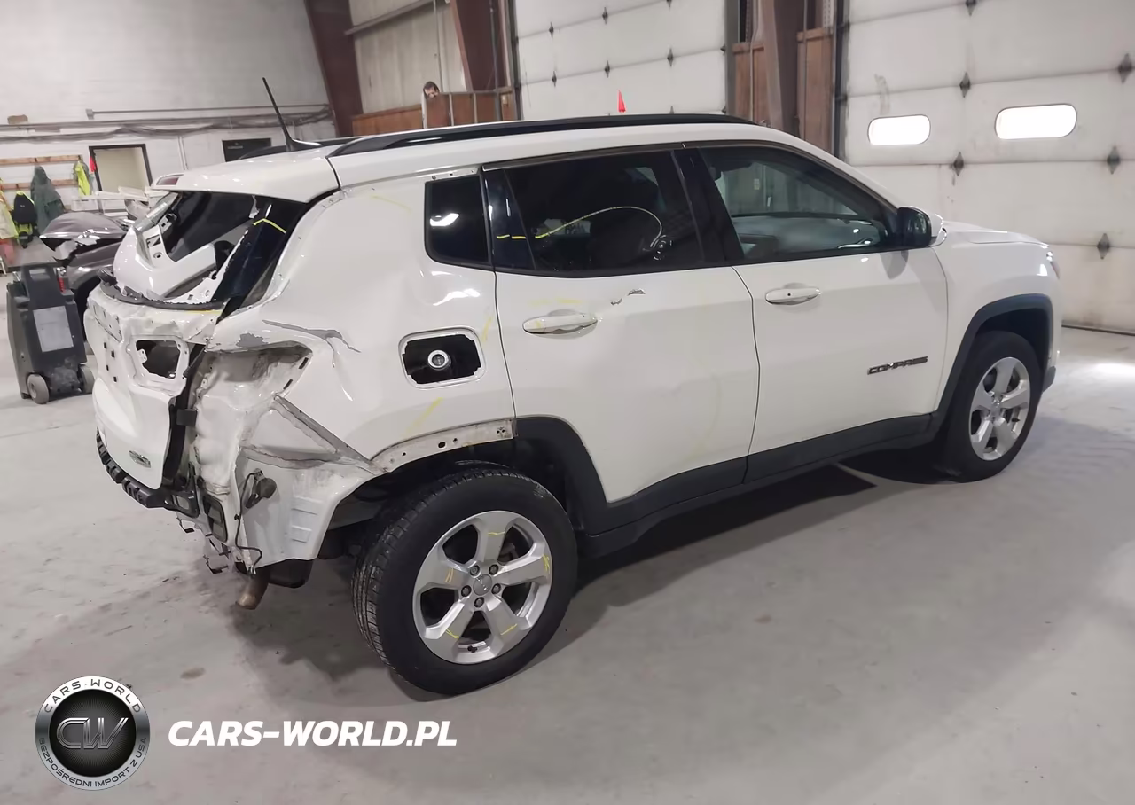 2019 Jeep Compass Latitude 4X4 VIN:3C4NJDBB5KT734454 - 4