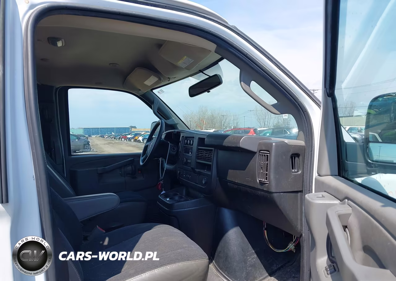 2019 GMC Savana 2500 Work Van VIN:1GTW7AFG3K1305179 - 5