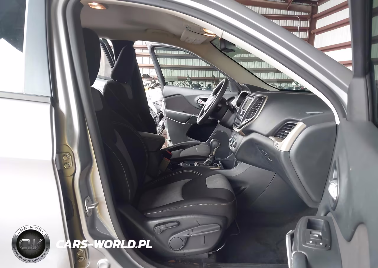 2016 Jeep Cherokee Sport VIN:1C4PJLAB2GW143892 - 5