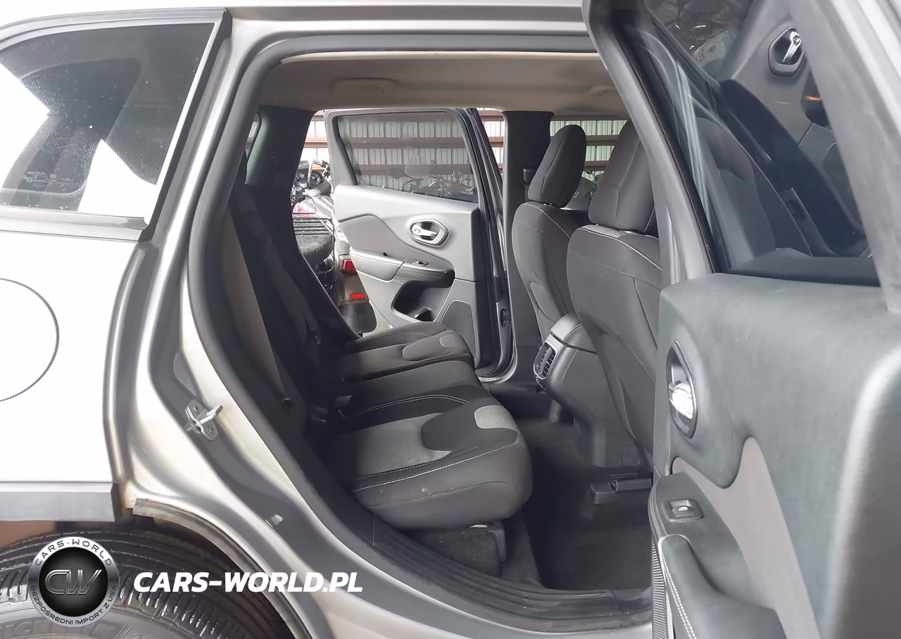 2016 Jeep Cherokee Sport VIN:1C4PJLAB2GW143892 - 8