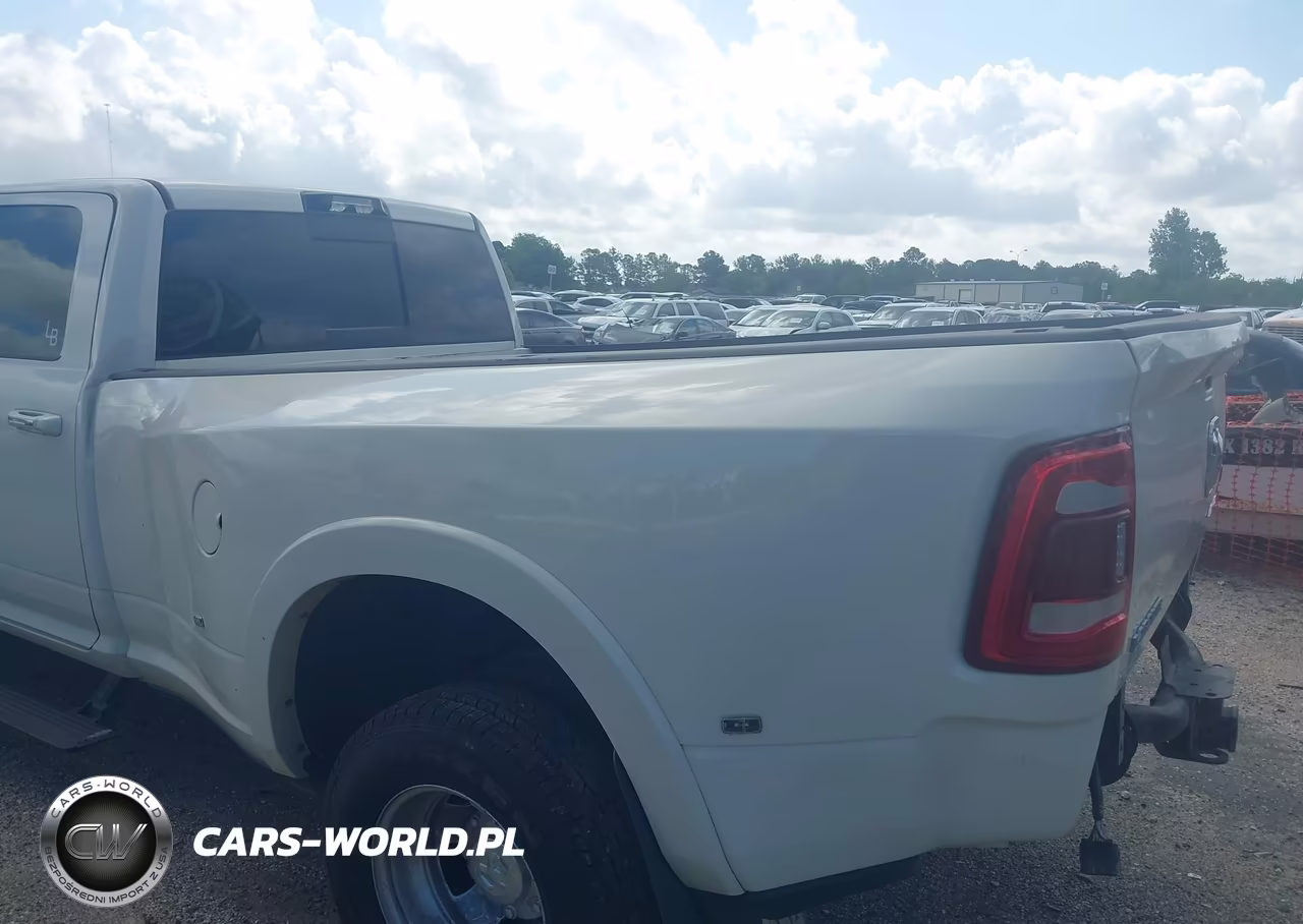 2022 Ram 3500 Laramie 4X4 8' Box VIN:3C63RRJL2NG113717 - 13
