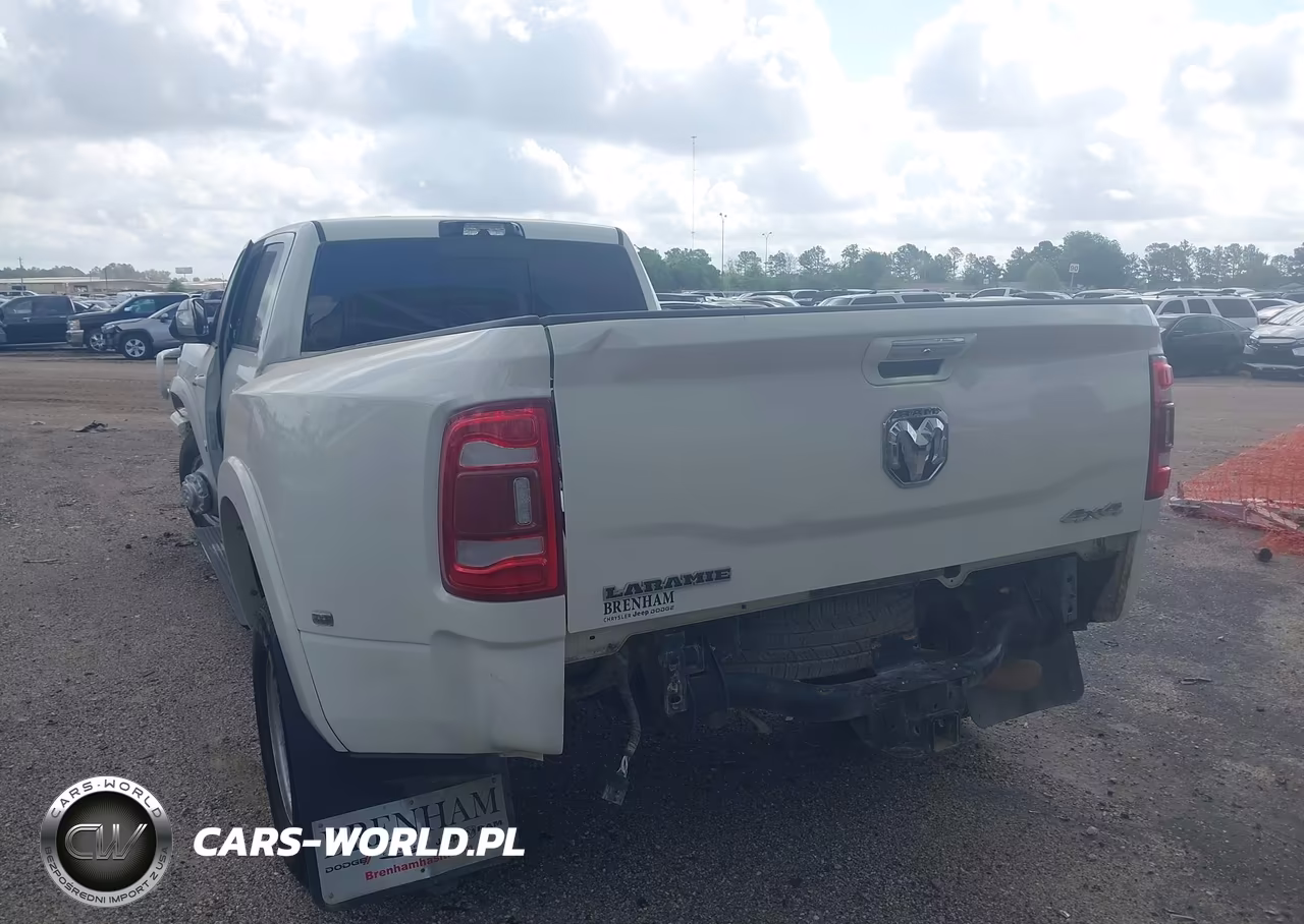 2022 Ram 3500 Laramie 4X4 8' Box VIN:3C63RRJL2NG113717 - 3