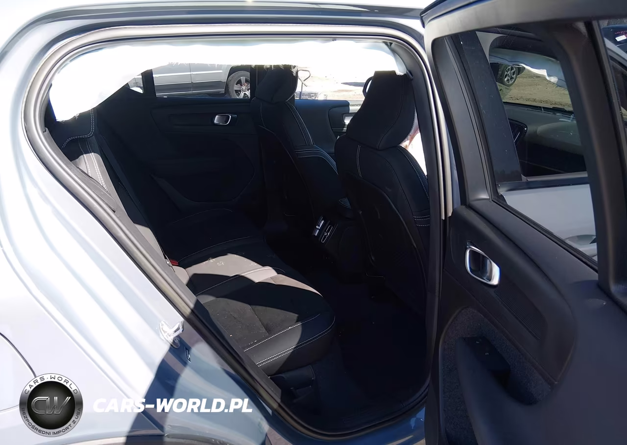2023 Volvo Xc40 B5 Plus Dark Theme VIN:YV4L12UWXP2114104 - 8