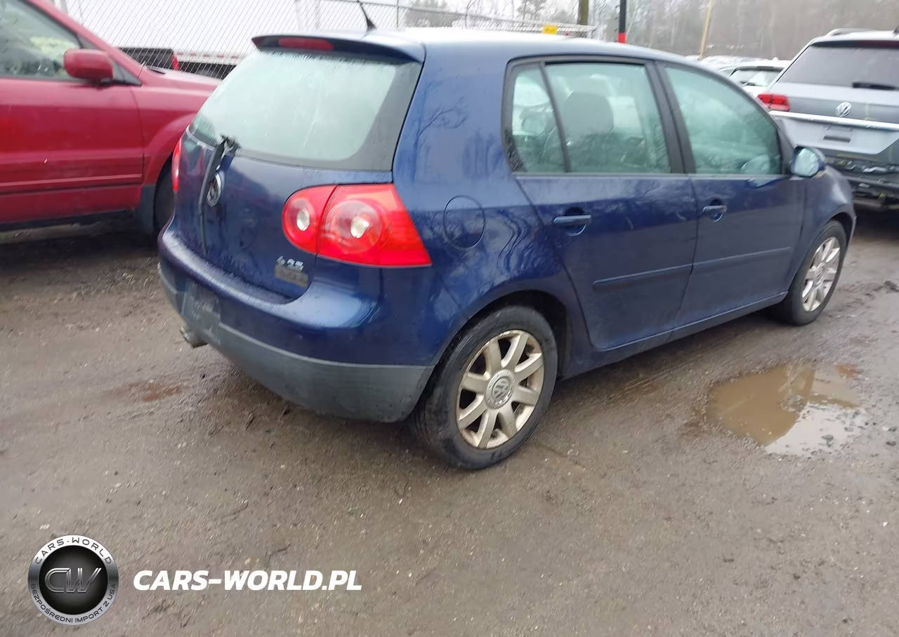 2007 Volkswagen Rabbit 4-Door VIN:WVWDS71K27W272707 - 4