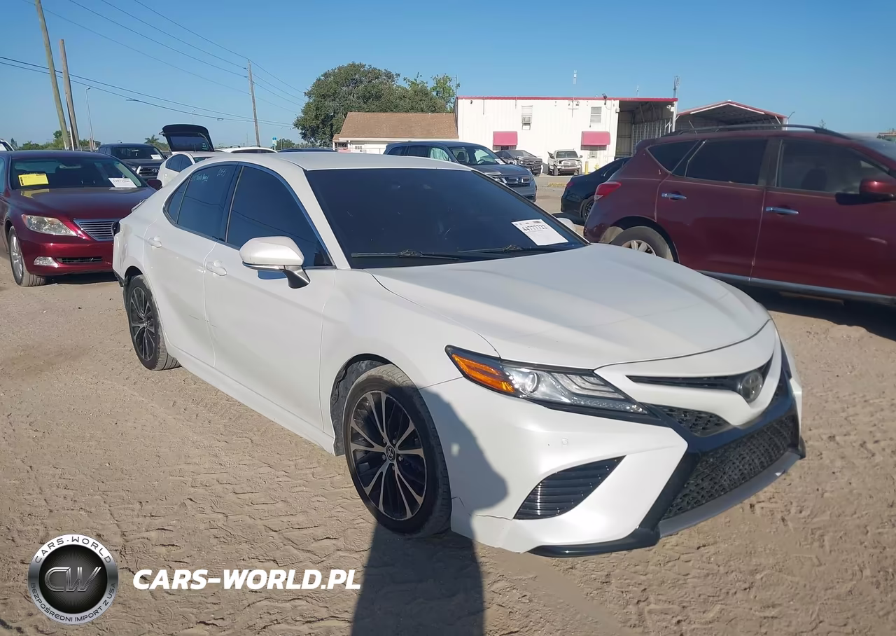 2018 Toyota Camry Xse – zdjęcie 1 z 17