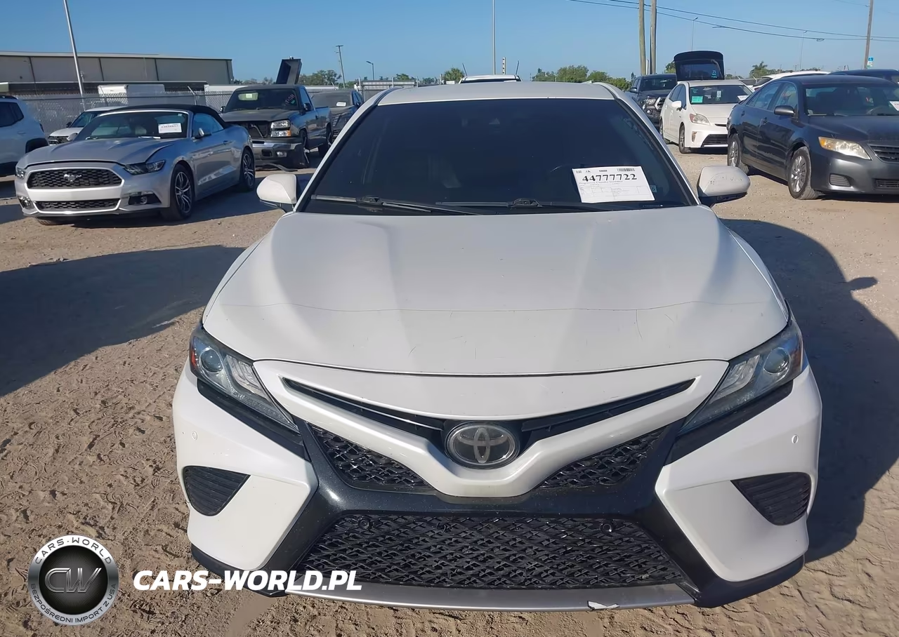 2018 Toyota Camry Xse VIN:4T1B61HK3JU116656 - 13
