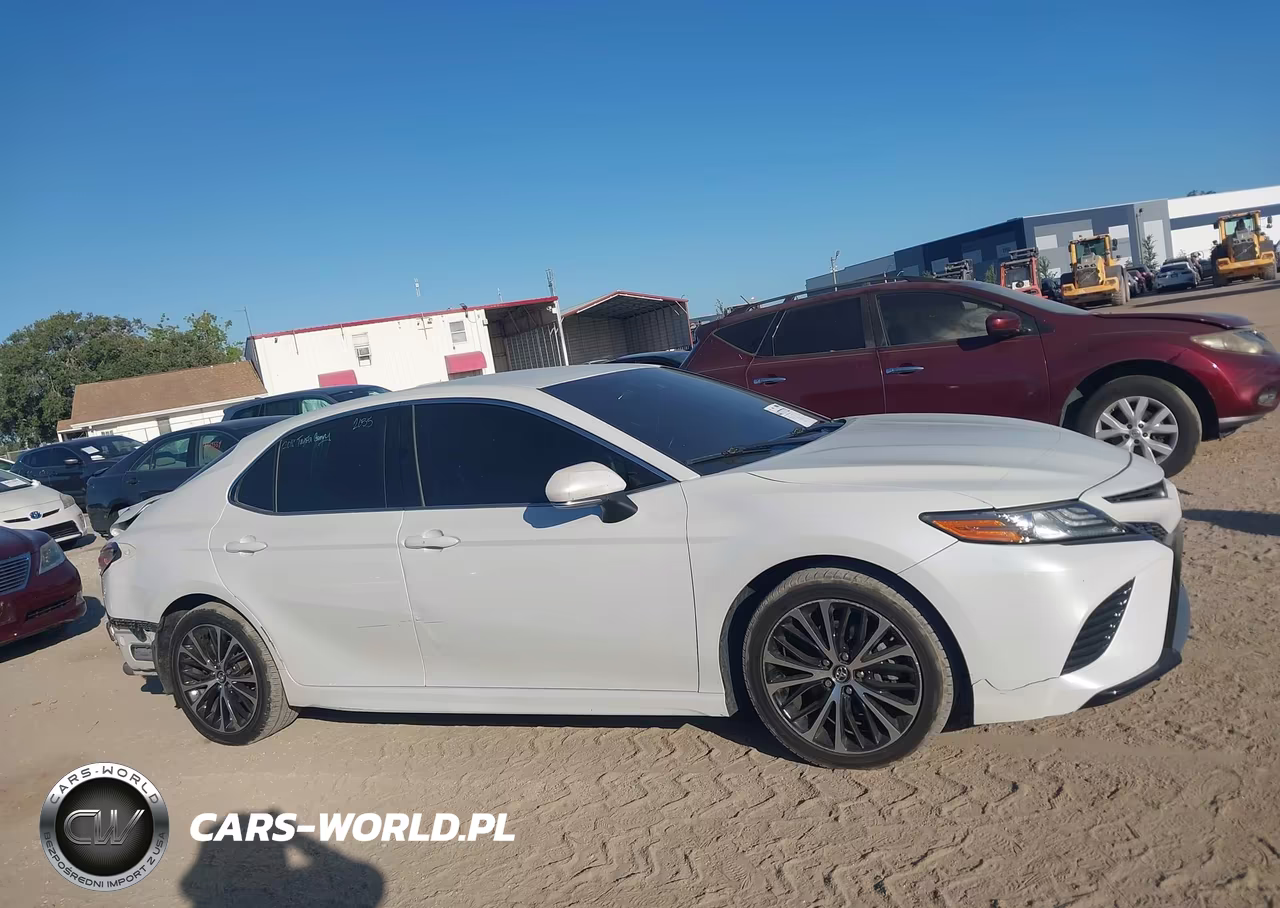 2018 Toyota Camry Xse VIN:4T1B61HK3JU116656 - 14