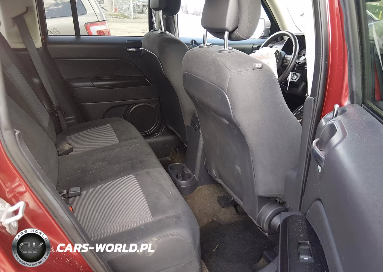 2016 Jeep Patriot Latitude VIN:1C4NJRFB5GD627828 - 8