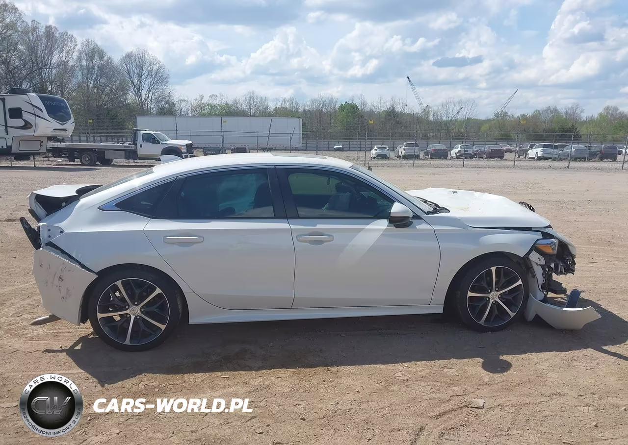 2024 Honda Civic Touring VIN:2HGFE1F95RH332470 - 13