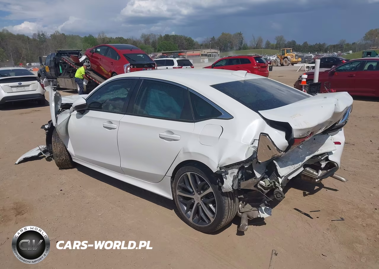 2024 Honda Civic Touring VIN:2HGFE1F95RH332470 - 3