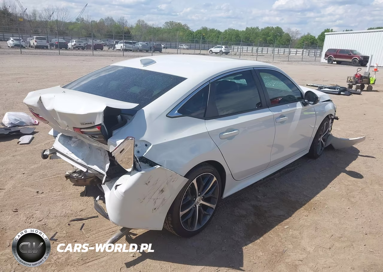 2024 Honda Civic Touring VIN:2HGFE1F95RH332470 - 4