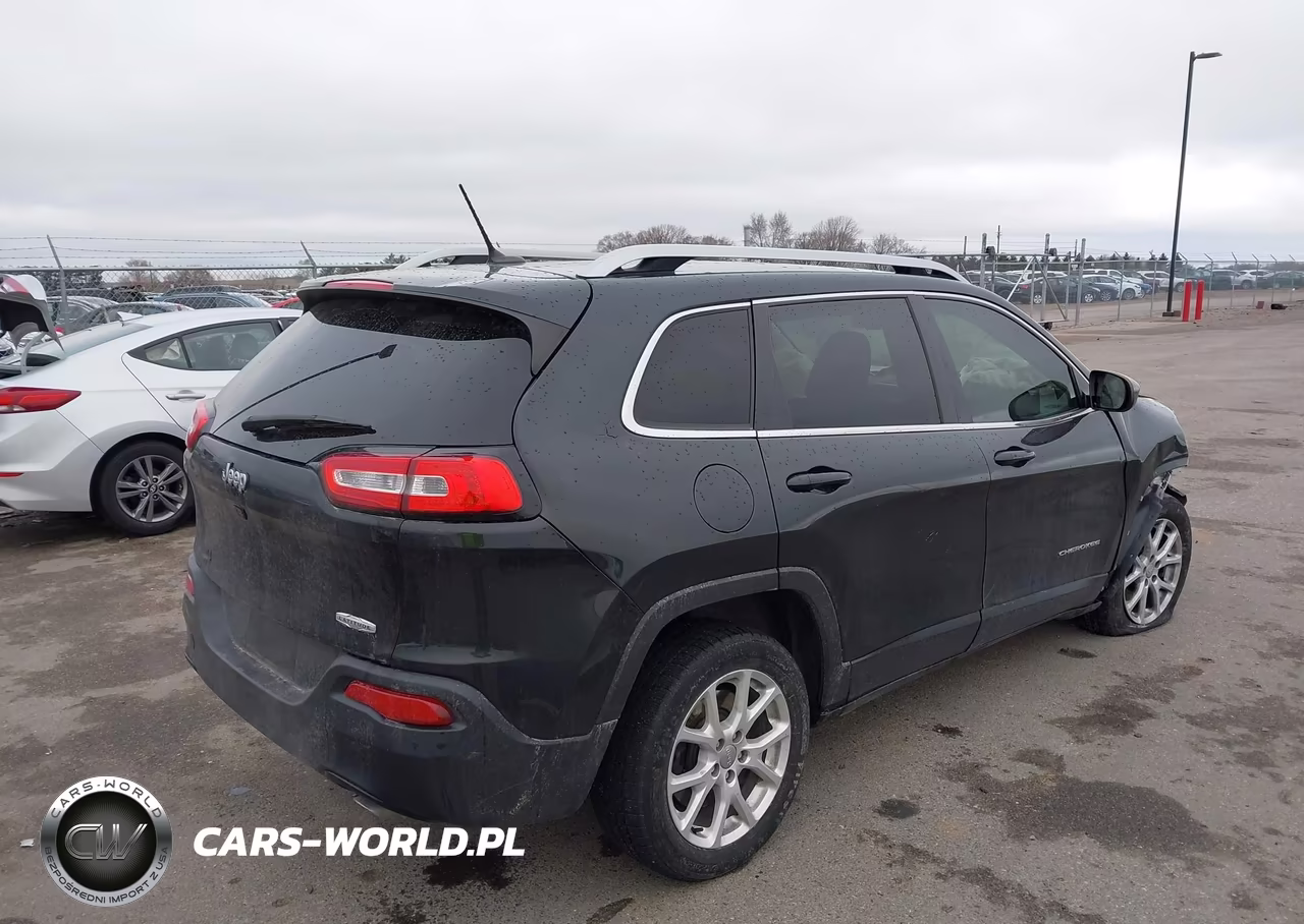 2014 Jeep Cherokee Latitude VIN:1C4PJLCS7EW212862 - 4