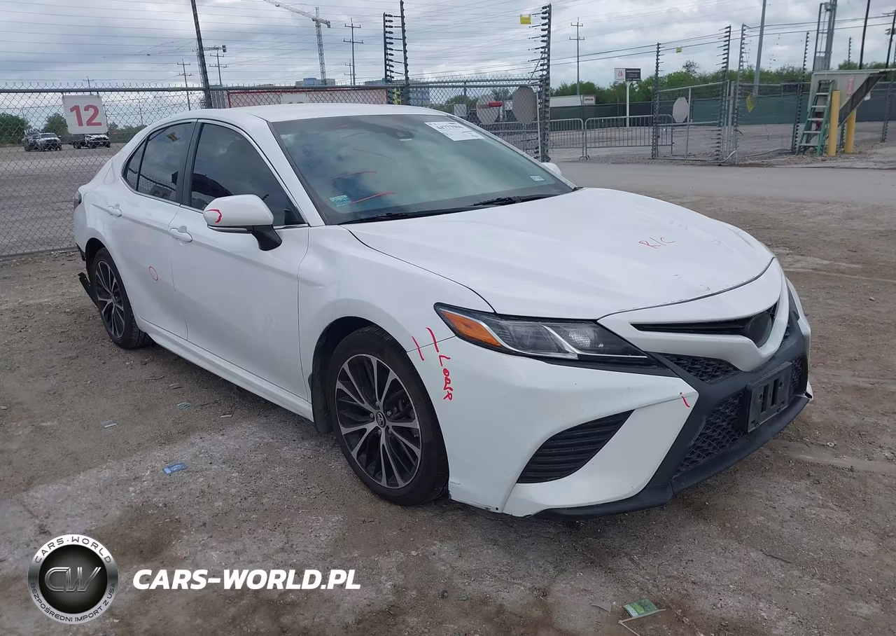 2018 Toyota Camry Se – zdjęcie 1 z 17