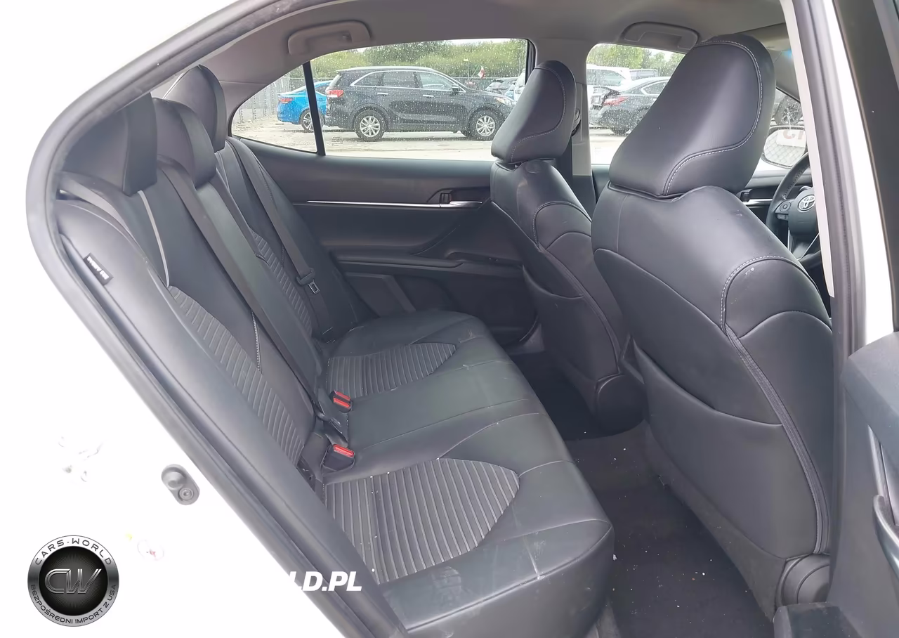 2018 Toyota Camry Se VIN:4T1B11HK1JU594945 - 8