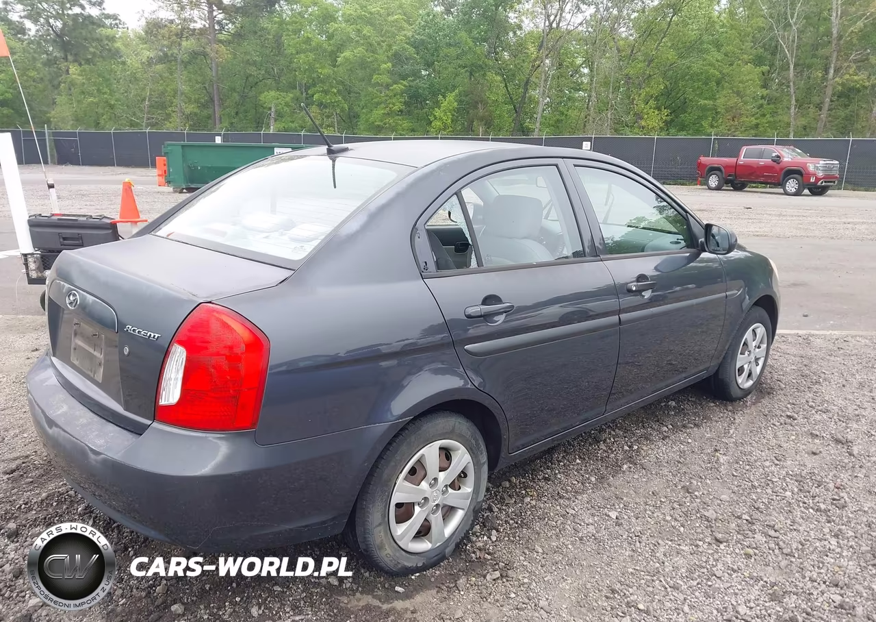 2010 Hyundai Accent Gls VIN:KMHCN4AC0AU517352 - 4