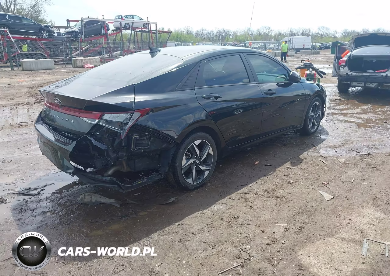2023 Hyundai Elantra Sel VIN:5NPLS4AG5PH114826 - 4