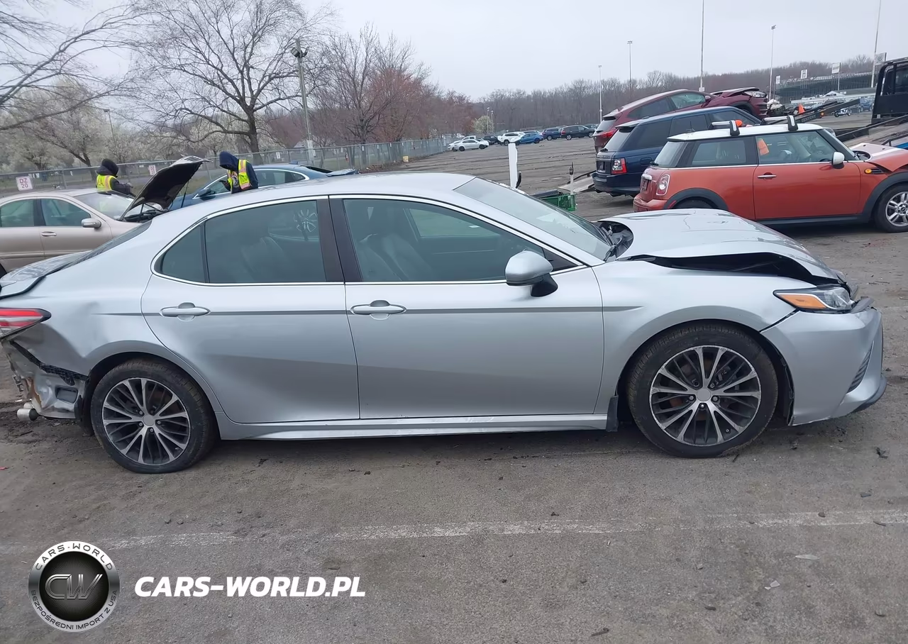 2018 Toyota Camry Se VIN:4T1B11HK3JU040919 - 13