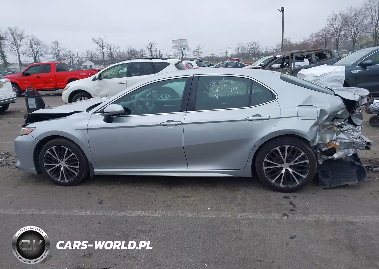 2018 Toyota Camry Se VIN:4T1B11HK3JU040919 - 14