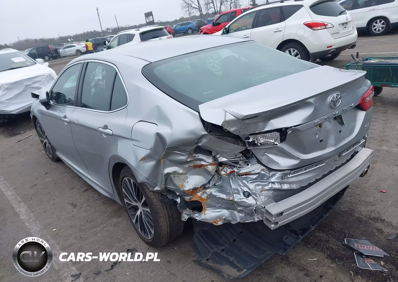 2018 Toyota Camry Se VIN:4T1B11HK3JU040919 - 3