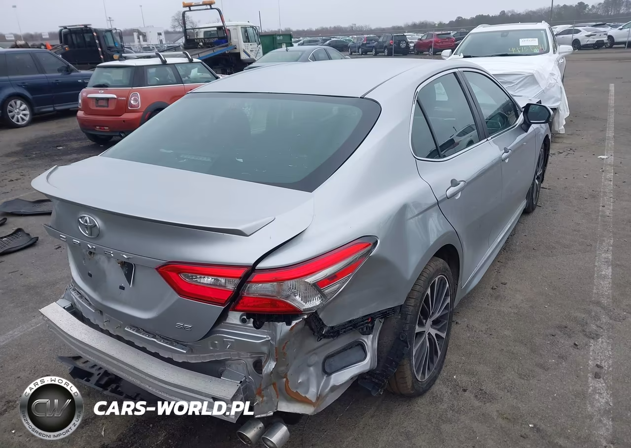 2018 Toyota Camry Se VIN:4T1B11HK3JU040919 - 4