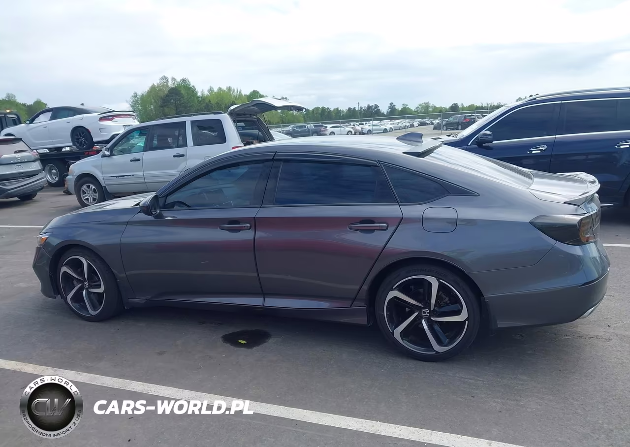 2018 Honda Accord Sport VIN:1HGCV1F3XJA087330 - 15