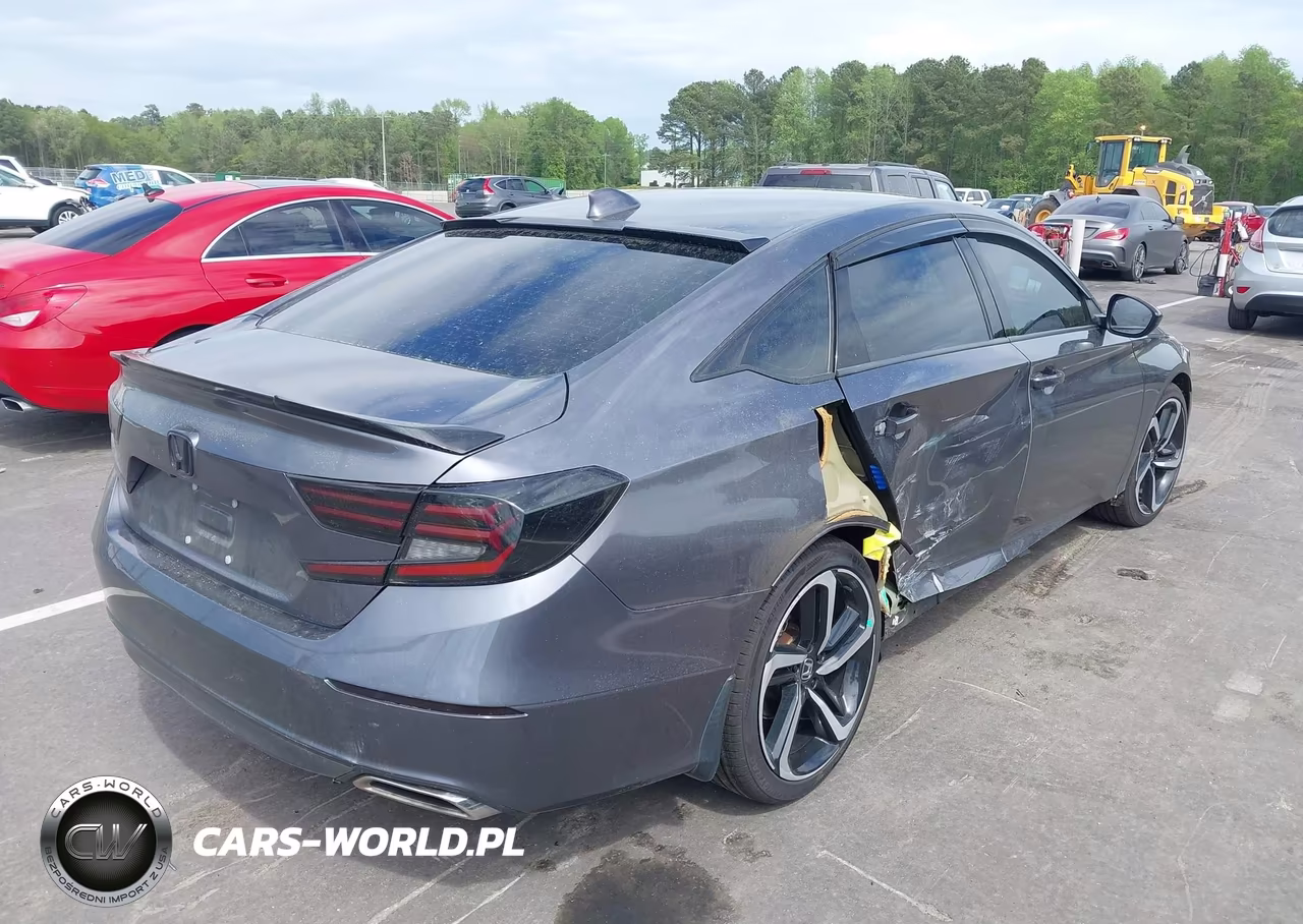 2018 Honda Accord Sport VIN:1HGCV1F3XJA087330 - 4