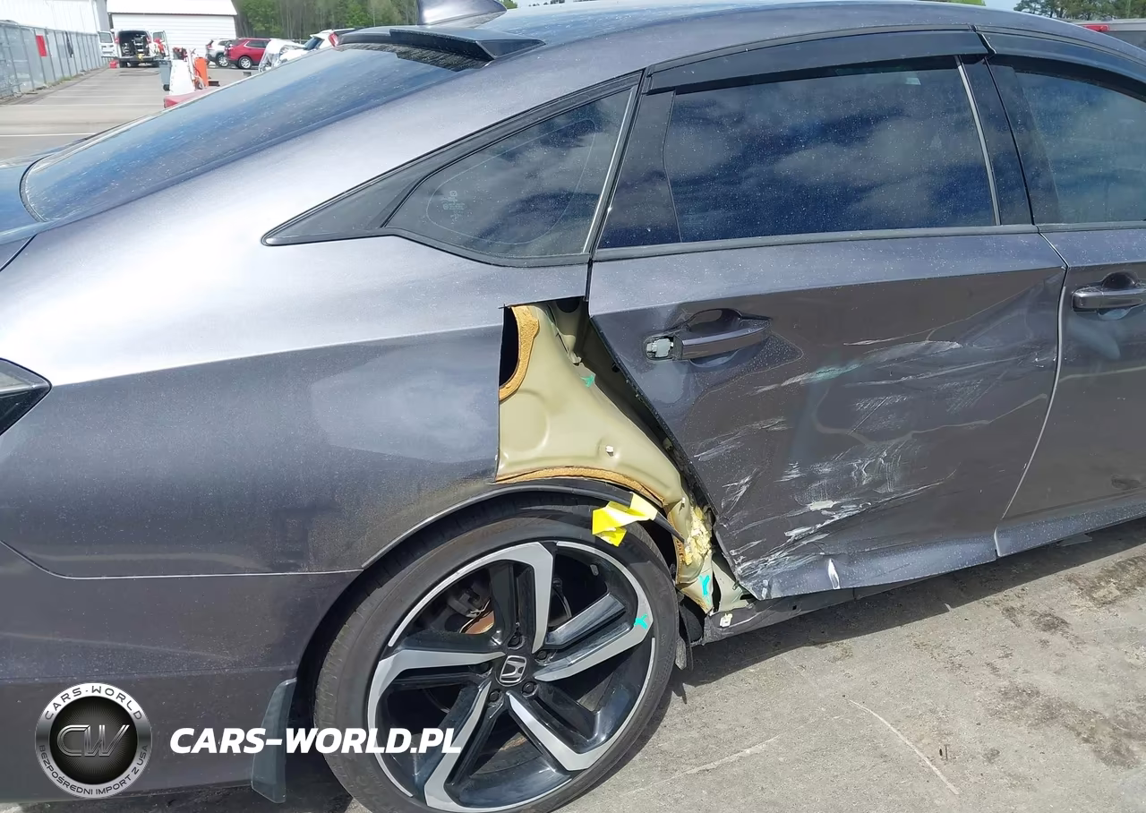 2018 Honda Accord Sport VIN:1HGCV1F3XJA087330 - 6