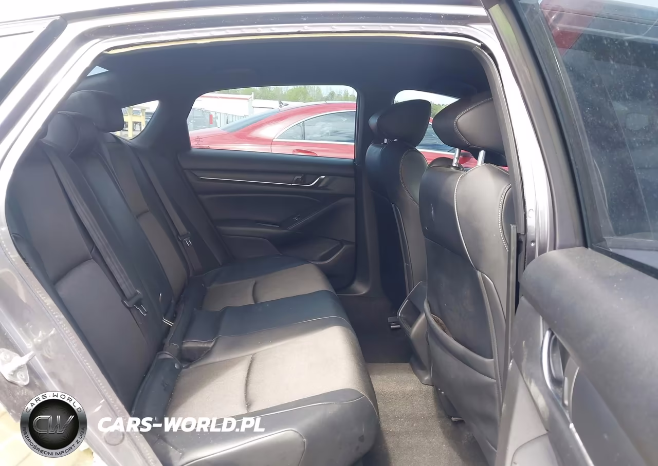 2018 Honda Accord Sport VIN:1HGCV1F3XJA087330 - 8