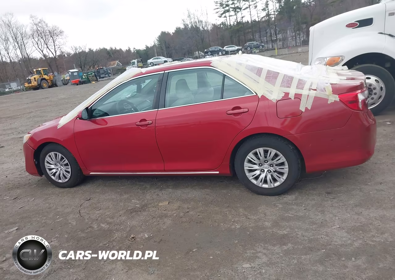 2014 Toyota Camry Le VIN:4T4BF1FK1ER439795 - 14
