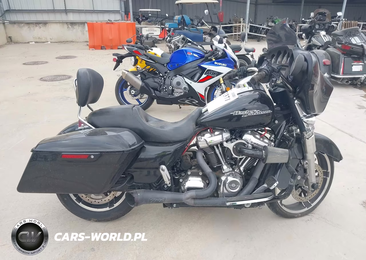2018 Harley-Davidson Flhx Street Glide VIN:1HD1KBC1XJB685935 - 12