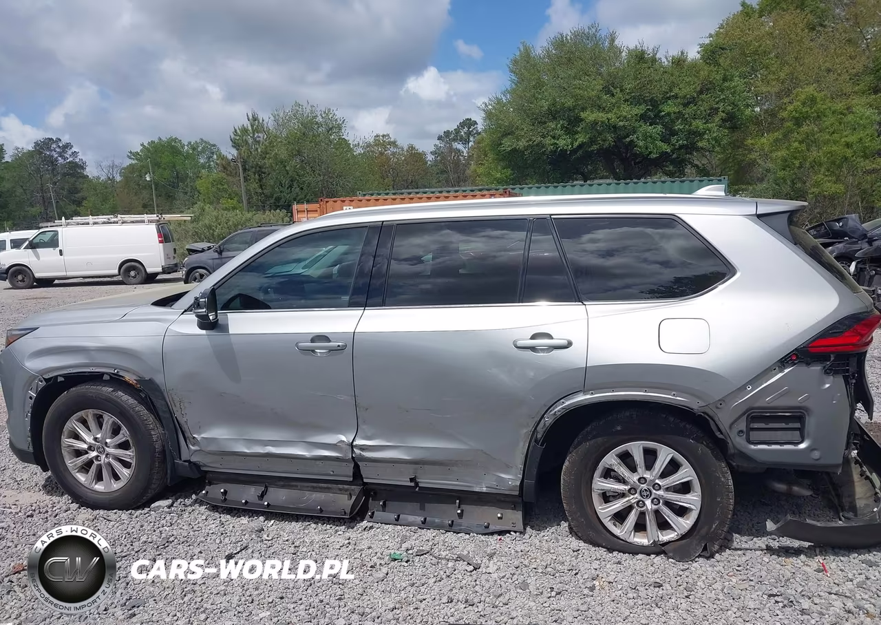 2024 Toyota Grand Highlander Xle VIN:5TDAAAA5XRS011468 - 14