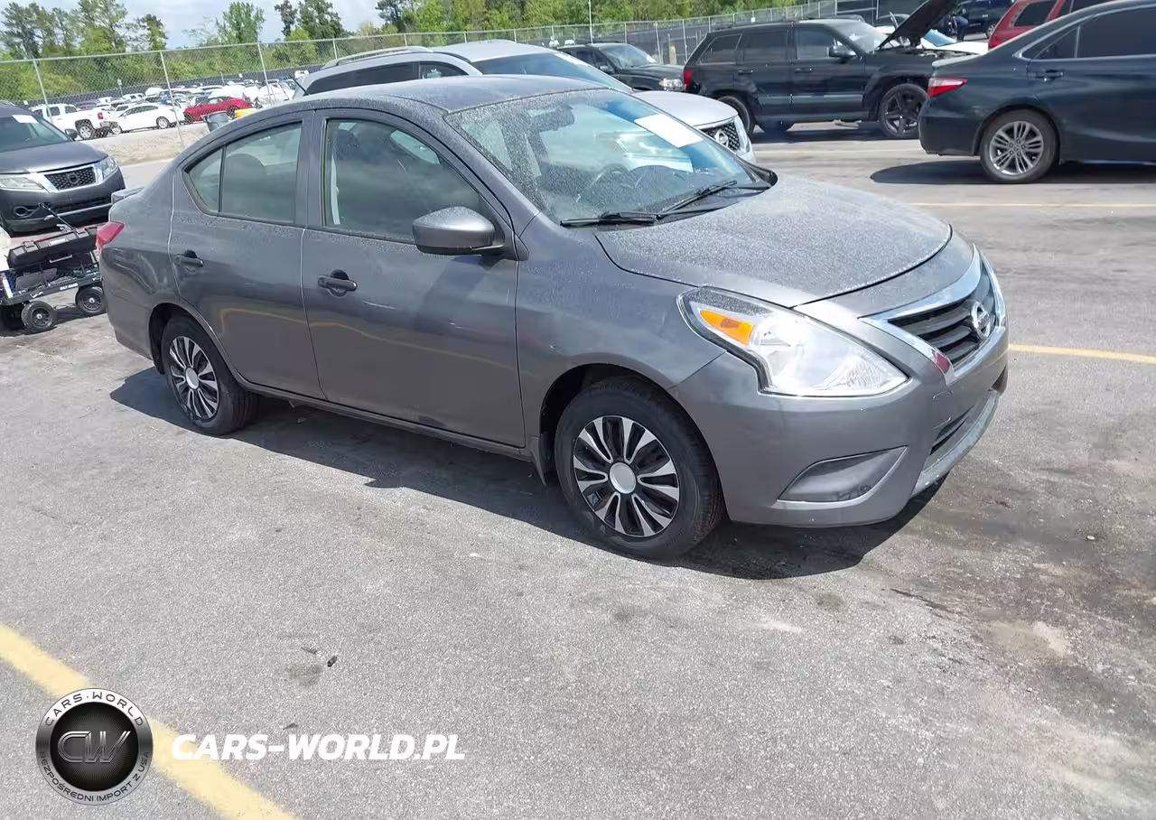 2016 Nissan Versa 1.6 S+
