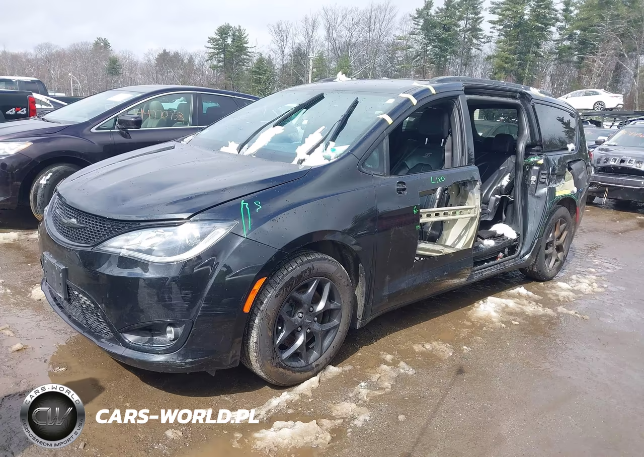 2020 Chrysler Pacifica Touring L VIN:2C4RC1BG1LR237864 - 2