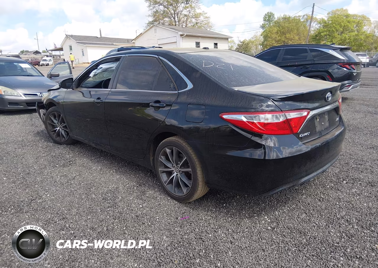 2016 Toyota Camry Xse VIN:4T1BF1FK2GU511777 - 3