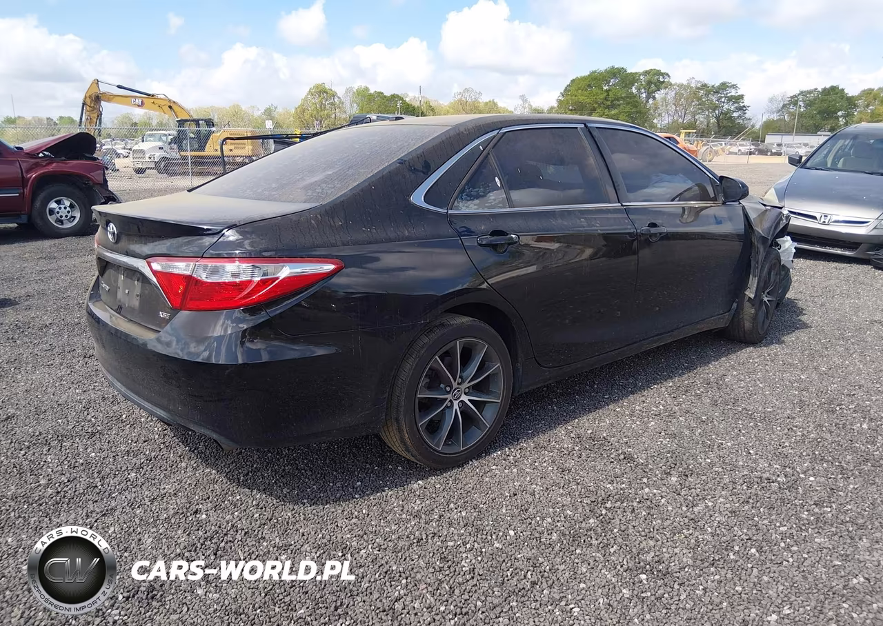 2016 Toyota Camry Xse VIN:4T1BF1FK2GU511777 - 4