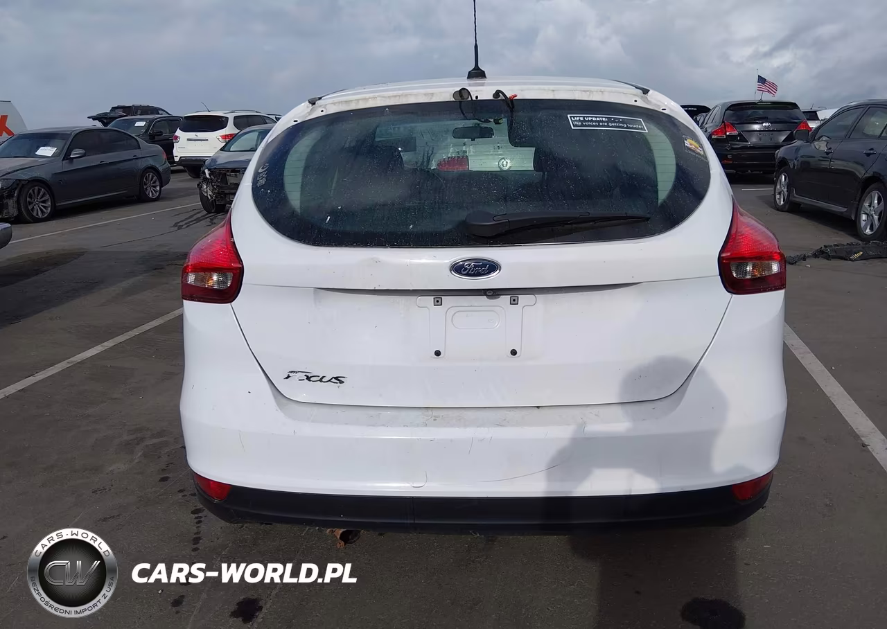2018 Ford Focus Se VIN:1FADP3K24JL262235 - 16